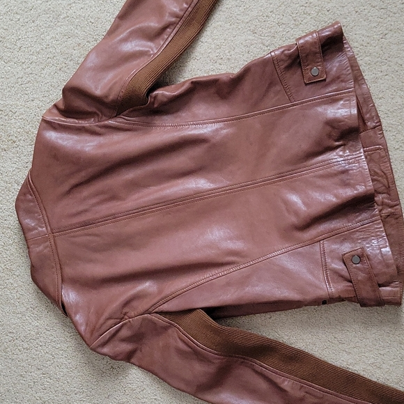 Beautiful Bernardo Genuine Leather Jacket - Picture 5 of 7
